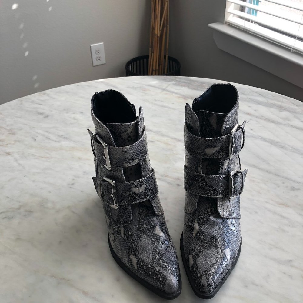 Esprit Alyvia snakeskin patterned ankle boot with silver buckles - size 7